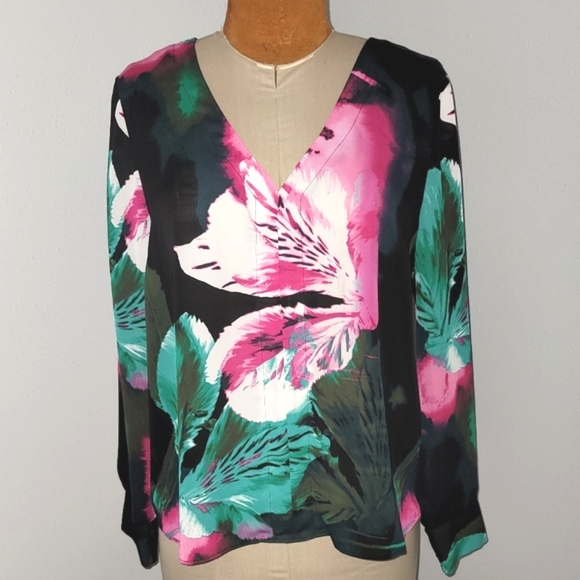 Jennifer Lopez floral top  Sz L - Picture 8 of 8